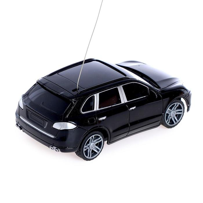 Машина на радиоуправлении, работает от батареек, цвет чёрный Машина на радиоуправлении, работает от батареек, цвет чёрный