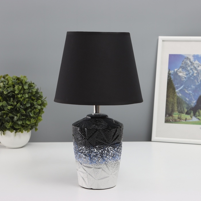 Лампа настольная Лампа настольная "Дунмэй" 1х40Вт Е14 черный/белый 19,5х19,5х35см