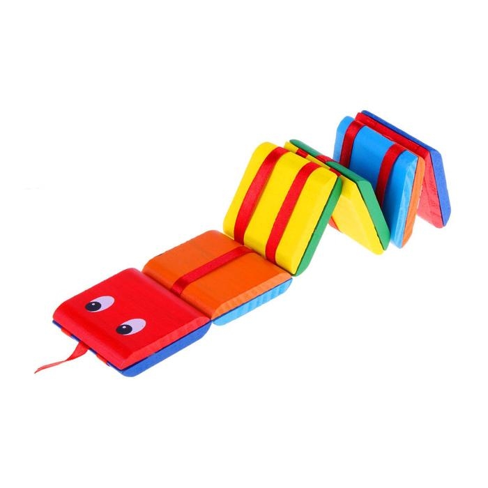 Головоломка «Змейка» с переворачивающимися цветными квадратами Головоломка «Змейка» с переворачивающимися цветными квадратами