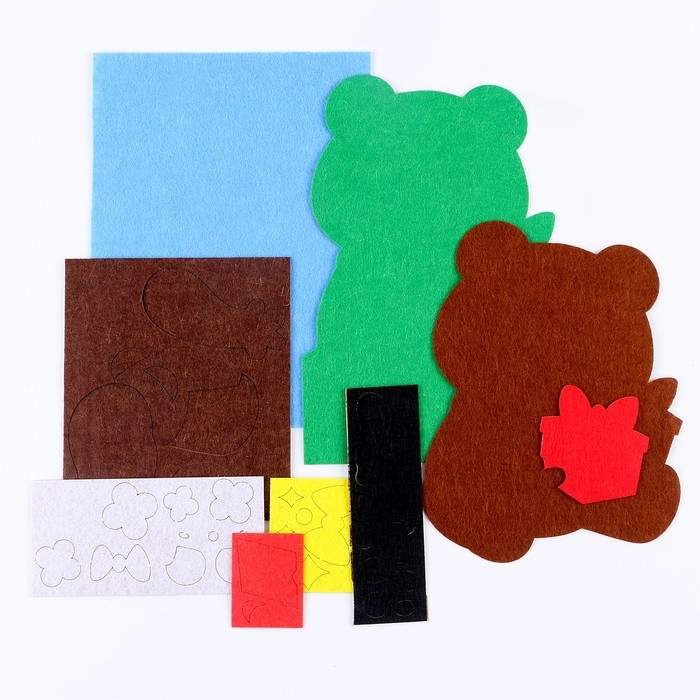 Набор для создания открытки из фетра «Мишка с подарком» Набор для создания открытки из фетра «Мишка с подарком»