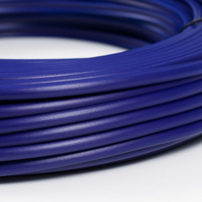 Ротанг искусственный гладкий 7 мм 100 м полутрубка (синий) Ротанг искусственный гладкий 7 мм 100 м полутрубка (синий)