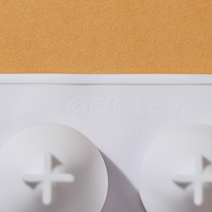 Форма для муссовых десертов и выпечки KONFINETTA «Клубника», силикон, 29×17×4 см, 15 ячеек, цвет белый