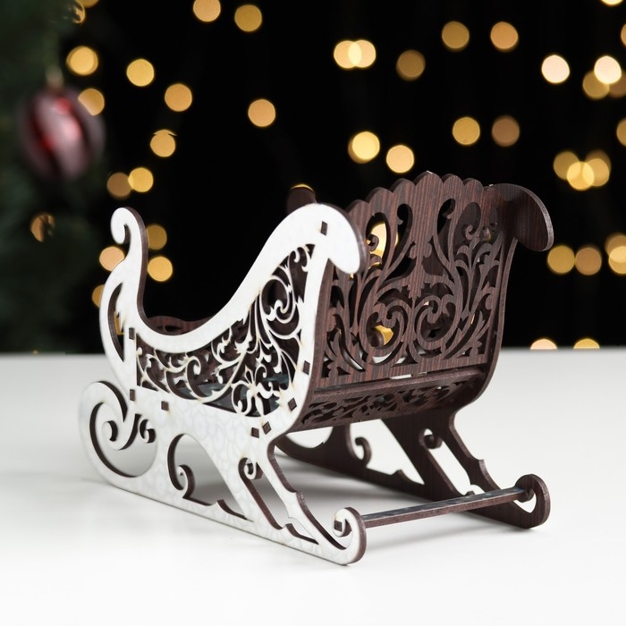 Конфетница новогодняя   Конфетница новогодняя  "Сани-серебро", 20х14х10 см