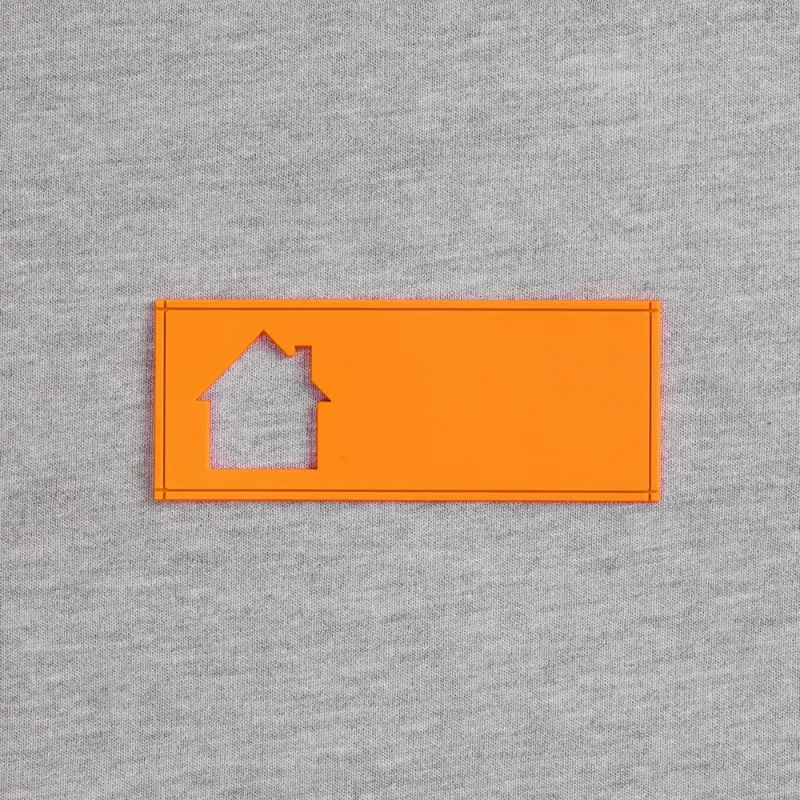 Лейбл из ПВХ с вырубкой «Дом», оранжевый неон Лейбл из ПВХ с вырубкой «Дом», оранжевый неон