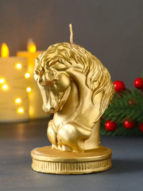 Свеча Символ Года   Свеча Символ Года  "Буцефал", лак, 11,3*7,5*8,5, золото