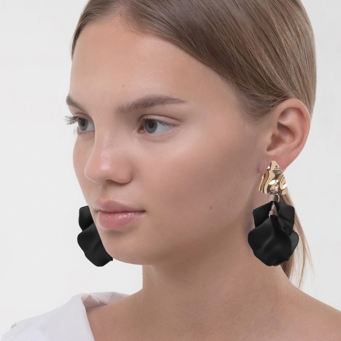 Серьги ассорти «Ветер» мятые треугольники, цвет чёрно-золотой