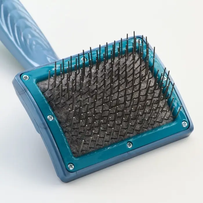 Щётка - пуходёрка для &laquo;Кавказца&raquo;, основание 84&times;58 мм, синяя