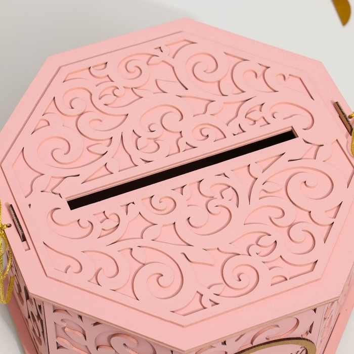 Семейный банк с вензелями, пудровый, мдф, 27х27х16,5 см Семейный банк с вензелями, пудровый, мдф, 27х27х16,5 см