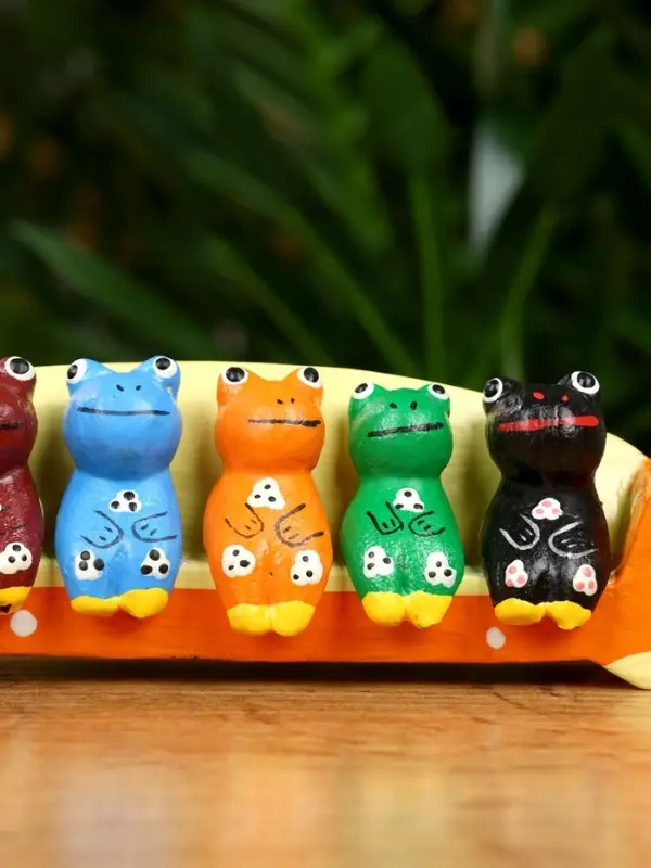 Сувенир Сувенир "Лягушата на скамейке" дерево 14х3х4 см