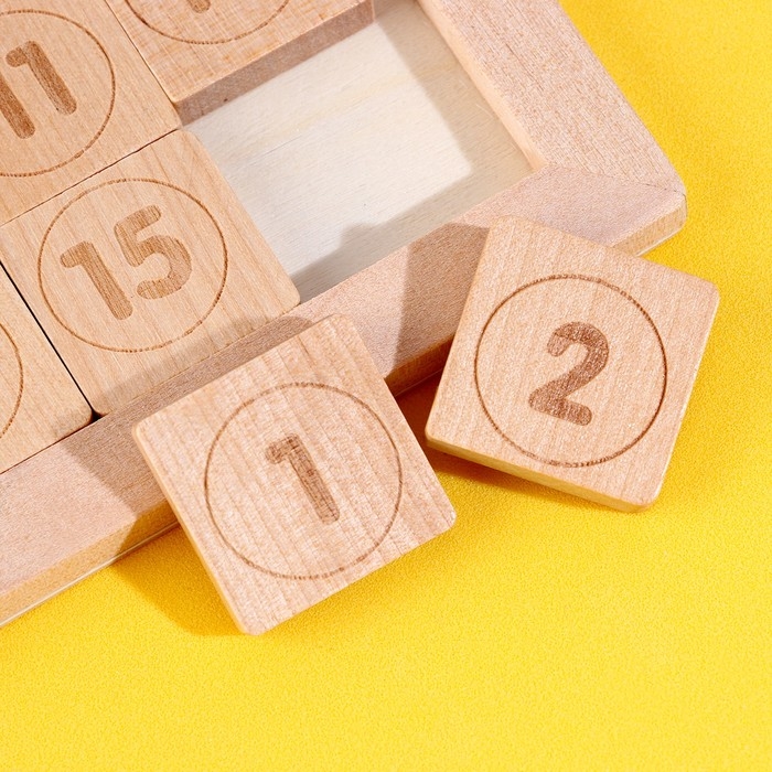 Развивающая игра «Пятнашки» 0,7х12,7х12,7 см Развивающая игра «Пятнашки» 0,7х12,7х12,7 см