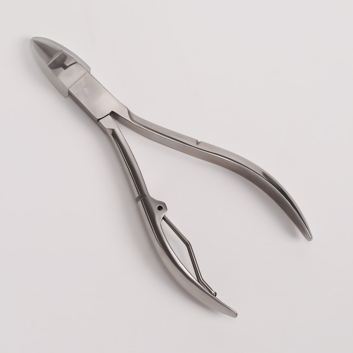 Кусачки педикюрные, прямое лезвие, 13,5 см, длина лезвия - 15 мм, цвет серебристый Кусачки педикюрные, прямое лезвие, 13,5 см, длина лезвия - 15 мм, цвет серебристый