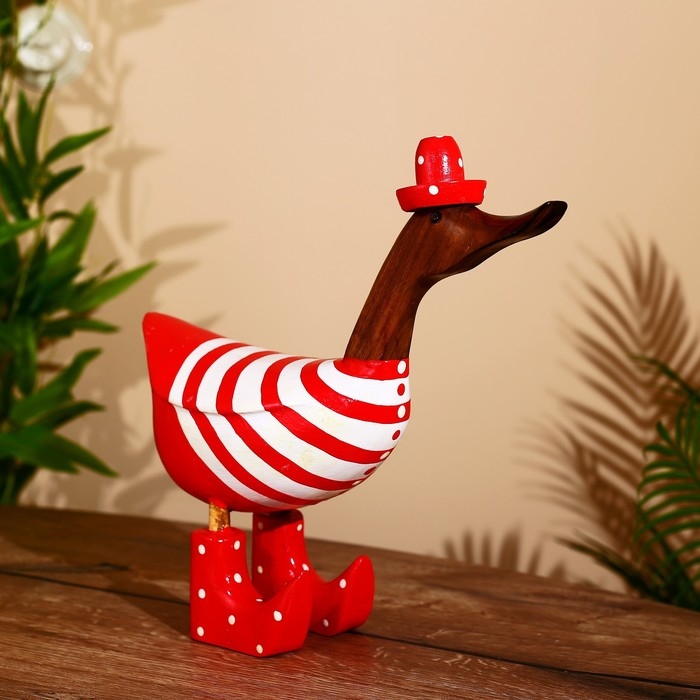 Сувенир "Уточка в красном" дерево 25х7х25 см