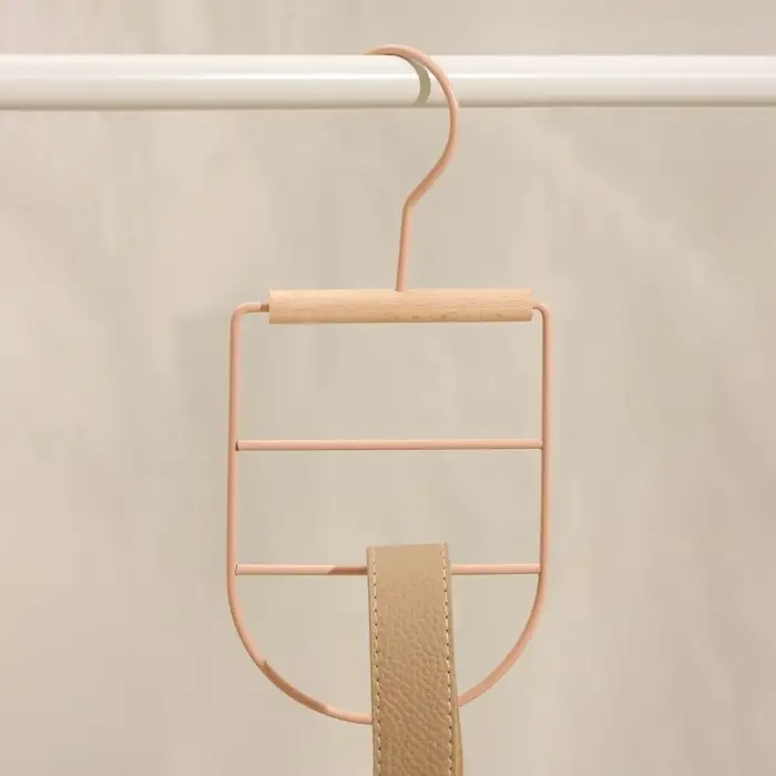 Вешалка для ремней и шарфов LaDо́m Laconique, 11.5&times;23&times;1.1 см, многоуровневая, розовая