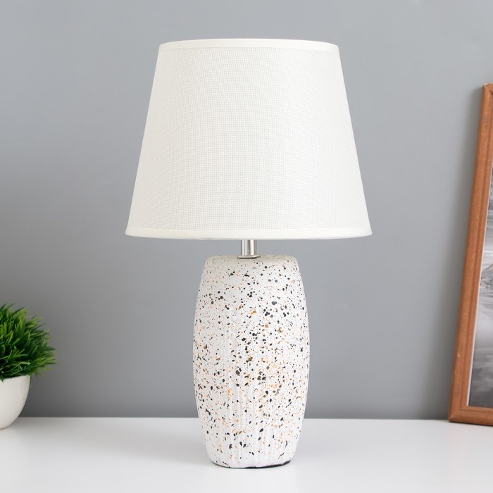 Лампа настольная Лампа настольная "Дандан" 1х40Вт Е14 белый 20х20х34см