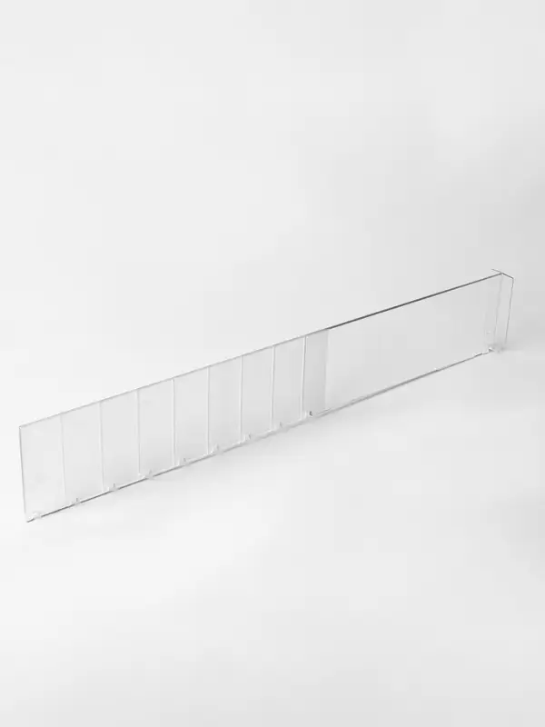 Пластиковый обламывающийся разделитель c передним ограничителем 6 см, 18.5-38.5&times;3.5&times;6 см