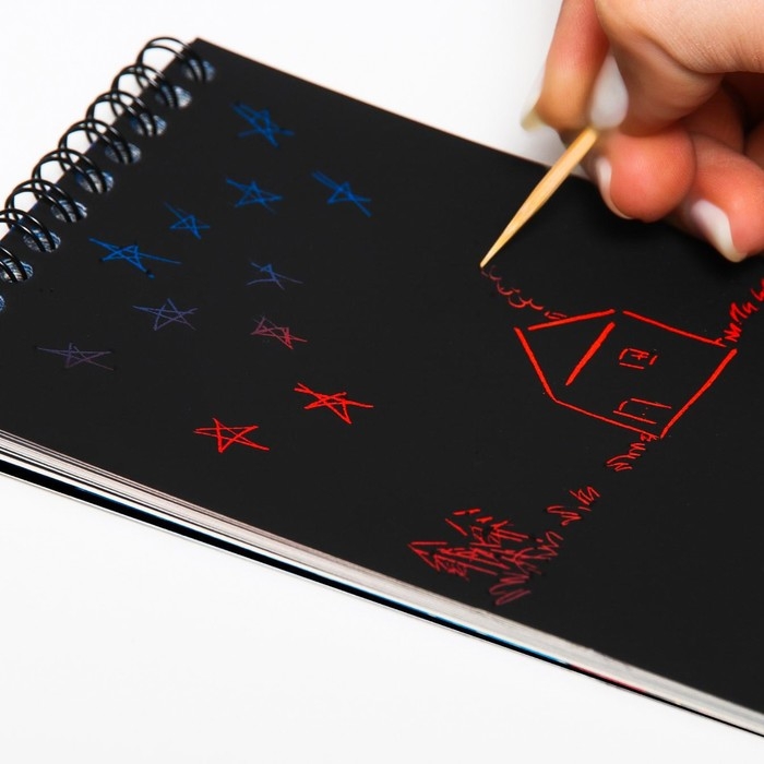 Новый год. Блокнот-гравюра, 10 листов, лист наклеек, штихель "Молния Маккуин" Тачки