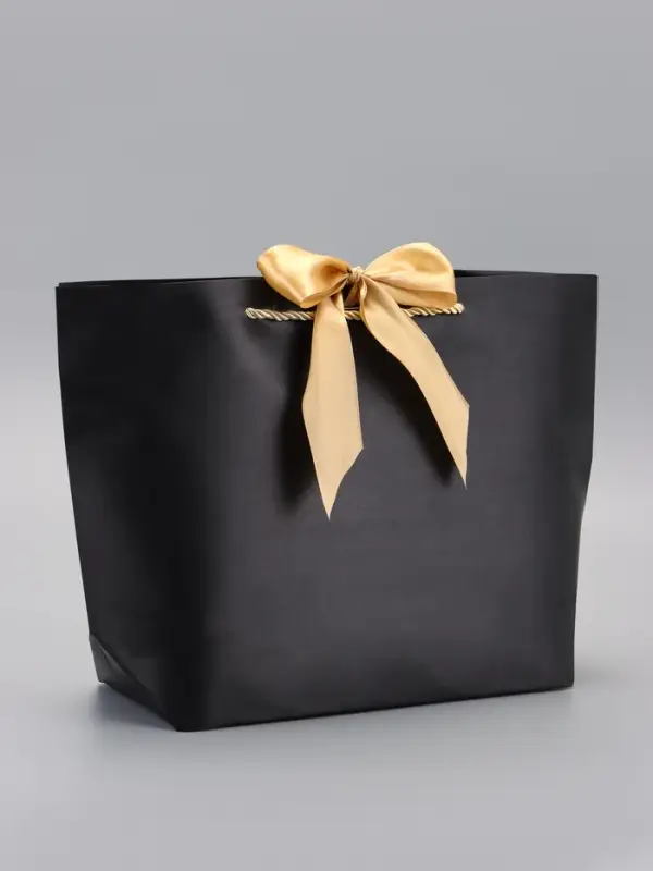Пакет подарочный ламинированный, с лентой &laquo;Чёрный&raquo;, горизонтальный, 26&times;25&times;11 см
