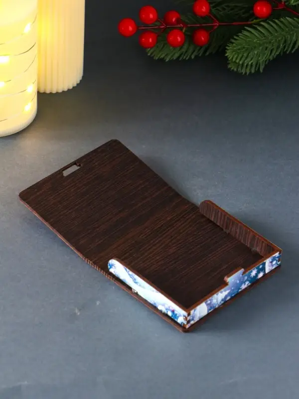 Шкатулка-конверт для для подарочных карт или денег  Шкатулка-конверт для для подарочных карт или денег "Лошадка и Дед Мороз".  9,8х8,5х2 см.