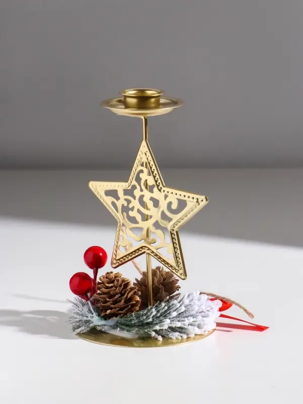 Подсвечник металл на 1 свечу  Подсвечник металл на 1 свечу "Ажурная звезда с новогодним декором" золото d=2 см 9х9х15,5 см   10874