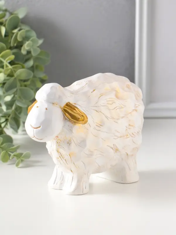 Сувенир полистоун "Бараш" белый с золотом 8х17,5х12,5 см