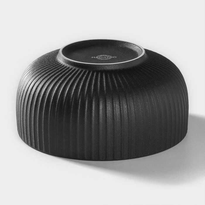 Миска фарфоровая Magistro Line, 1,3 л, d=17,5 см, цвет чёрный Миска фарфоровая Magistro Line, 1,3 л, d=17,5 см, цвет чёрный