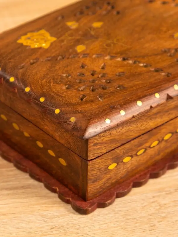 Шкатулка резная  Шкатулка резная "Флористика" 20х12,5х6,5 см, дерево шишам