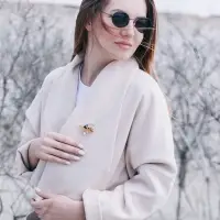 Брошь &laquo;Пчелка&raquo; с бусиной, цветная в золоте