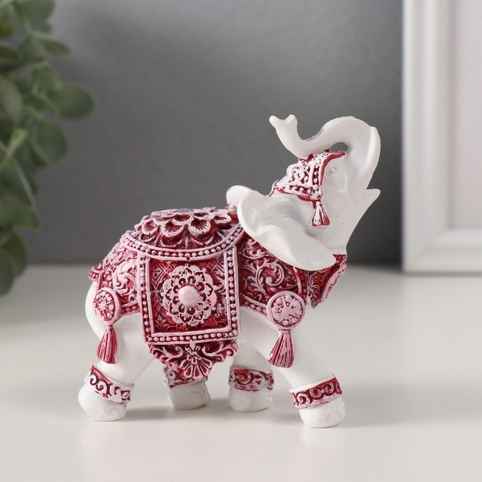 Сувенир полистоун Сувенир полистоун "Белый слон. Бордовая попона с цветком и стразой" 9х4,8х9,5 см
