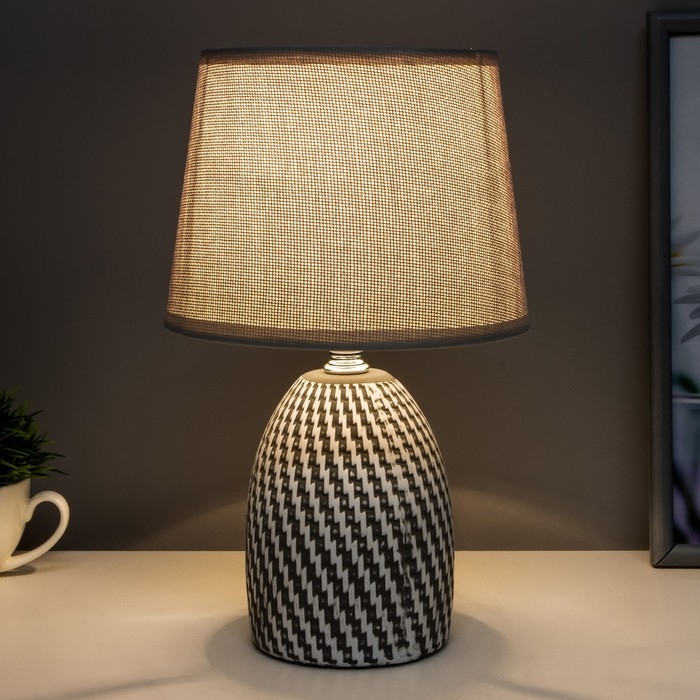 Лампа настольная с абажуром Лампа настольная с абажуром "Рабица серый" Е14 18х18х29 см RISALUX