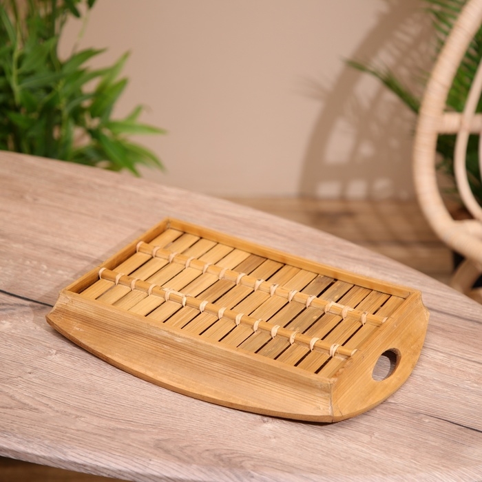 Поднос из бамбука 35х25х5 см Поднос из бамбука 35х25х5 см