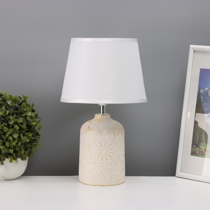 Лампа настольная Лампа настольная "Цветочное поле" 1х40Вт Е14 белый/золото 20х20х34см