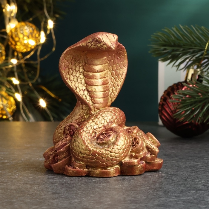 Фигура Фигура "Змея Кобра на деньгах" бордовый с позолотой, 8х5х5см