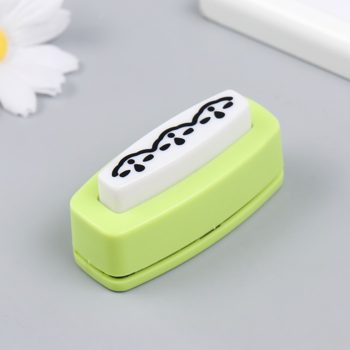 Фигурный дырокол края Фигурный дырокол края "Рукоделие" Узор №017 JF-829 6,8х3,0х3.2 см