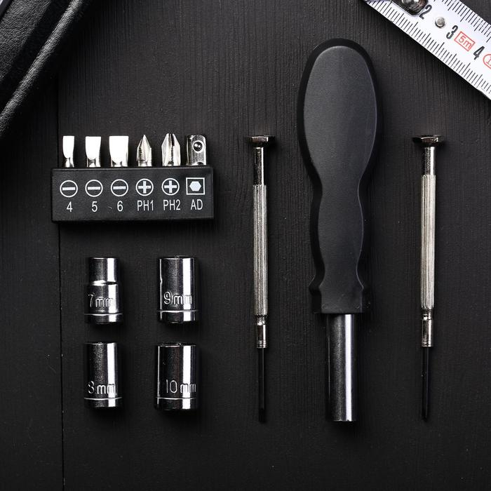 Набор инструментов в банке «Мужик может всё», 13 предметов Набор инструментов в банке «Мужик может всё», 13 предметов