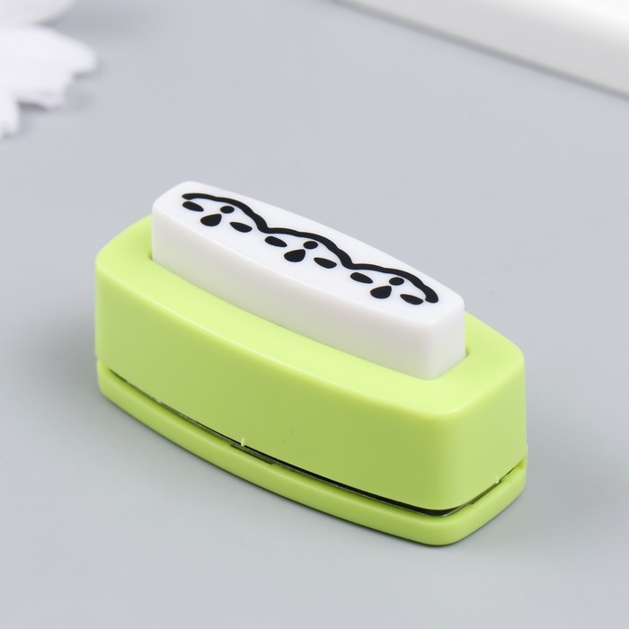 Фигурный дырокол края Фигурный дырокол края "Рукоделие" Узор №017 JF-829 6,8х3,0х3.2 см