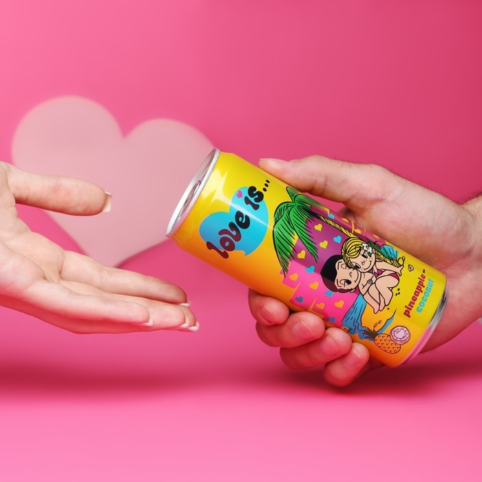 Вода газированная Love is, с ананасом и кокосом, 330 мл Вода газированная Love is, с ананасом и кокосом, 330 мл