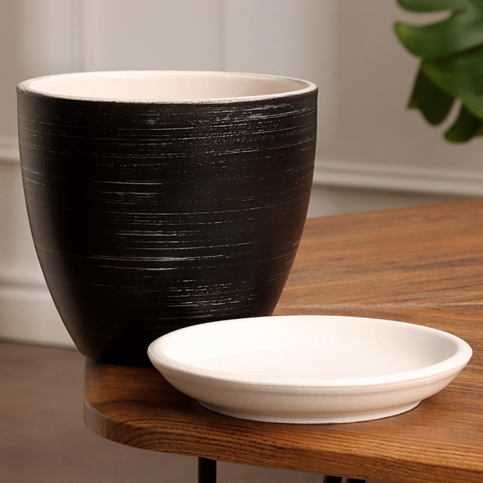 Горшок цветочный Горшок цветочный "Фоджа" черные линии 1,4 л