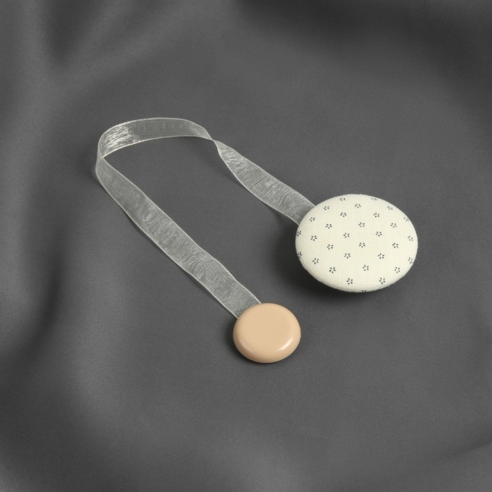 Подхват для штор «Круг», d = 5 см, цвет молочный/серый Подхват для штор «Круг», d = 5 см, цвет молочный/серый