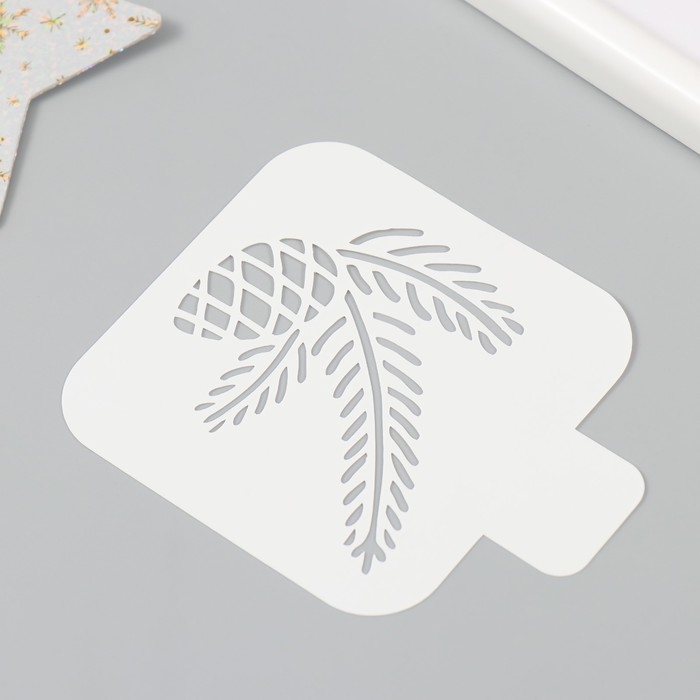 Трафарет пластиковый Трафарет пластиковый "Веточка с шишкой", размер 9х9 см