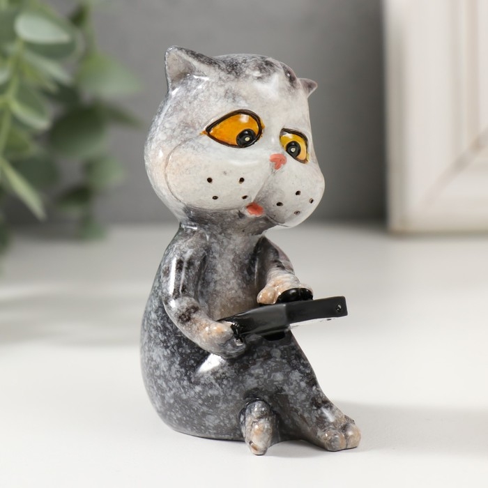 Сувенир полистоун лак Сувенир полистоун лак "Котишка с телефоном" 7х6х7 см