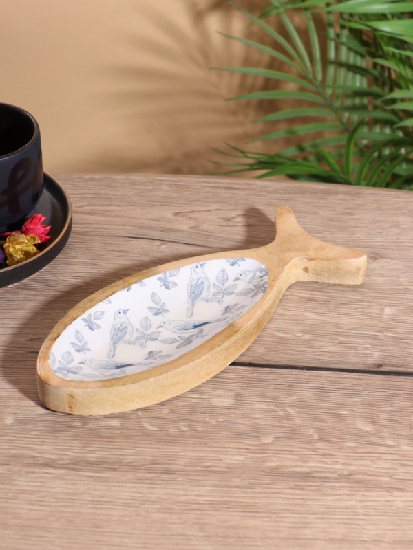 Блюдо в форме рыбки Блюдо в форме рыбки "Синие птицы" дерево манго 25,5х10х2 см