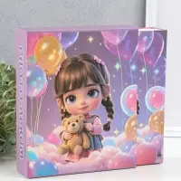 Фотоальбом на 80 фото 10х15 см "Малышка с косичками, с мишкой" в коробке 5х19х22,8 см