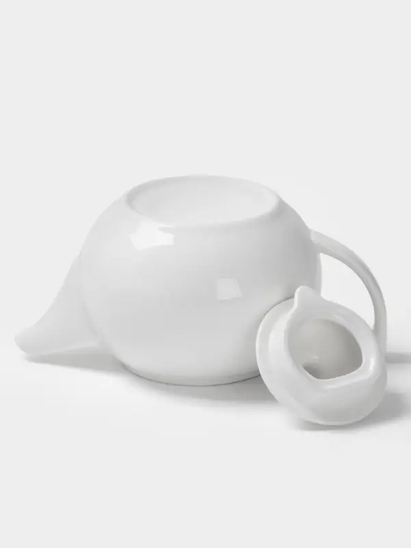 Заварочный чайник Hanna Knövell, 1 л, фарфор, белый Заварочный чайник Hanna Knövell, 1 л, фарфор, белый