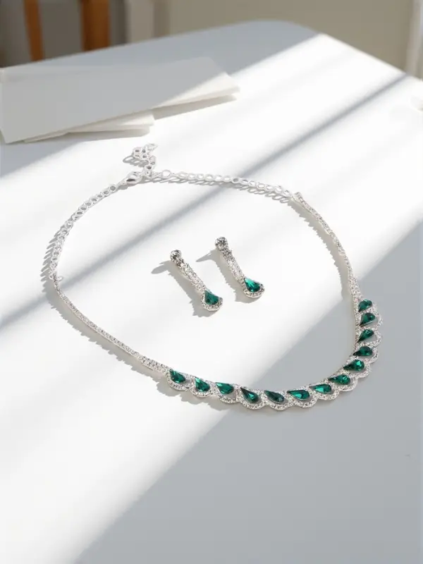 Набор 2 предмета: серьги, колье &laquo;Листопад&raquo;, капли, зелёно-белый в серебре, 45 см