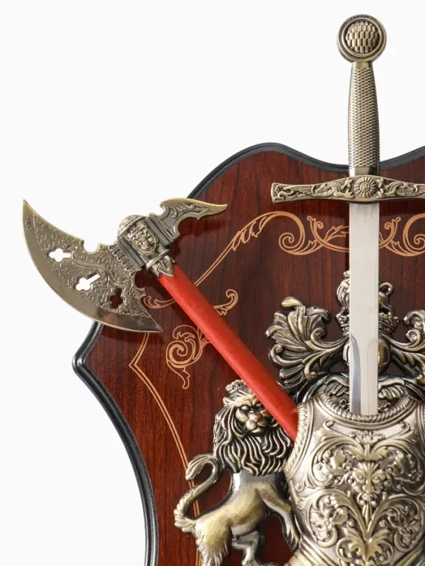 Панно на стену &laquo;Геральдика. Конь и лев с доспехами&raquo;, декор настенный, щит декоративный