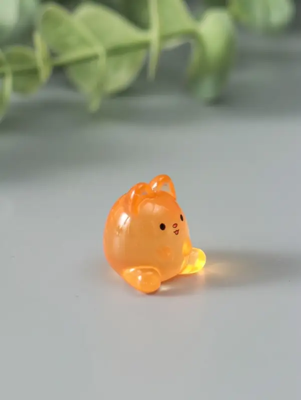 Сувенир эпоксидная смола флюоресцентный Сувенир эпоксидная смола флюоресцентный "Зайчики" набор 6 шт 1,7х1,8х2 см