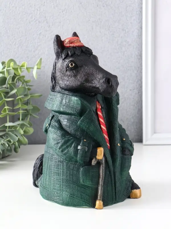 Фигурка (гипс) Конь в пальто  Высота 24 см, ширина 12,5 см, длина 16,5 см, зеленый