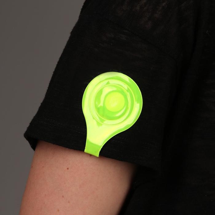 Светоотражающая клипса на магните, 5 × 15 см, цвет жёлтый Светоотражающая клипса на магните, 5 × 15 см, цвет жёлтый