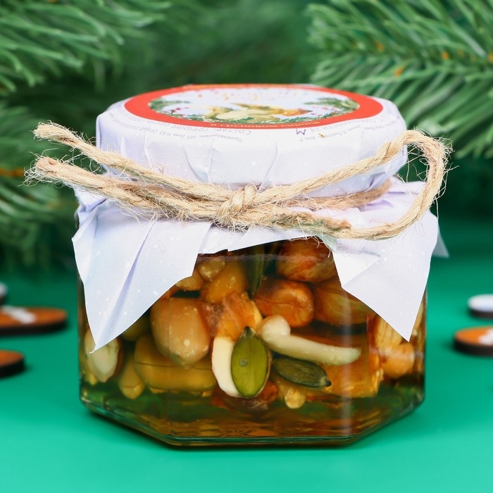 Новый год. Ореховое ассорти в сосновом сиропе Новый год. Ореховое ассорти в сосновом сиропе "С Новым годом!", варенье, 100 мл