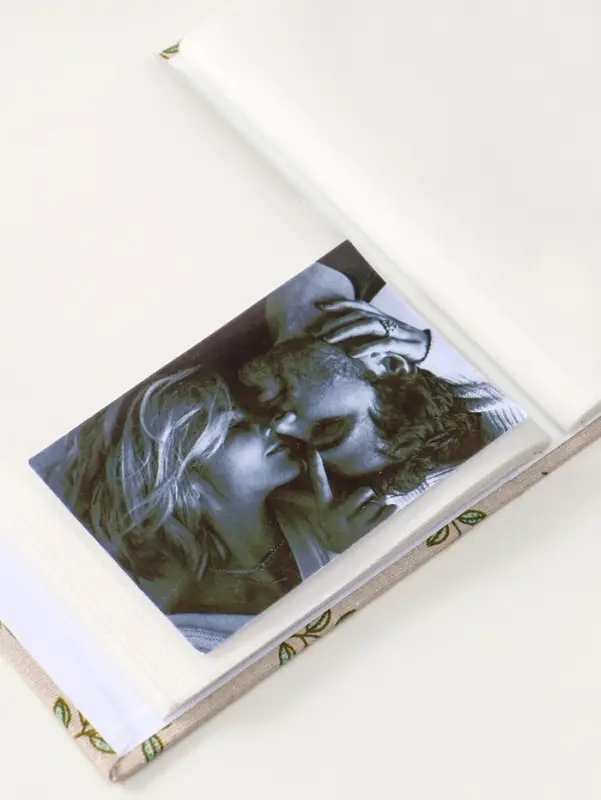 Фотоальбом на 200 фото 10х15 см на резинке "Зелёные веточки" текстиль, 23х17,5х5 см